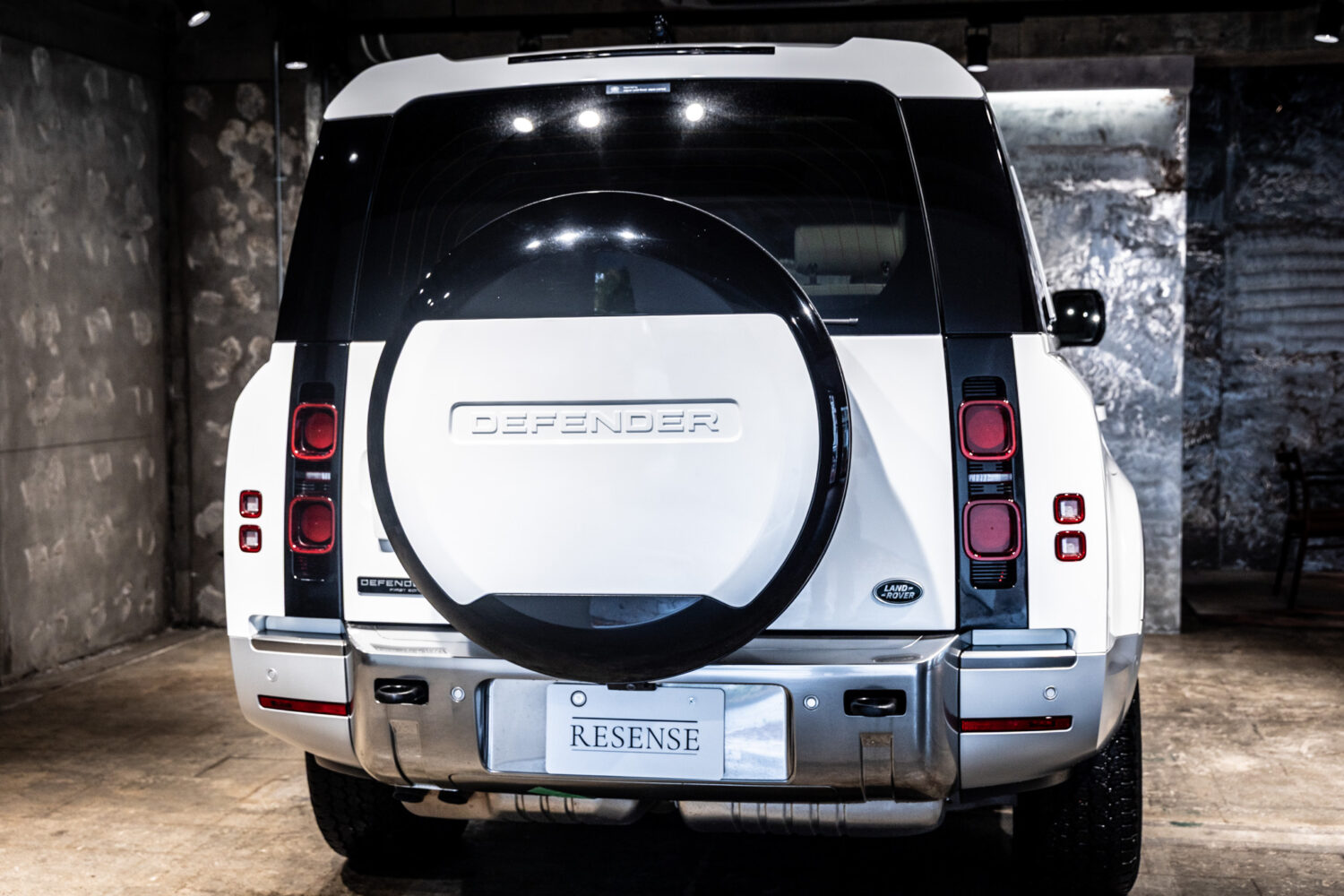 ディフェンダー130 ローンチエディション 3.0 D300 ディーゼル 4WD