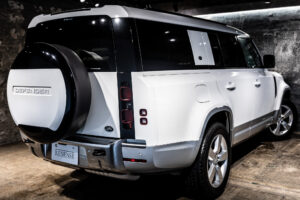 ディフェンダー130 ローンチエディション 3.0 D300 ディーゼル 4WD