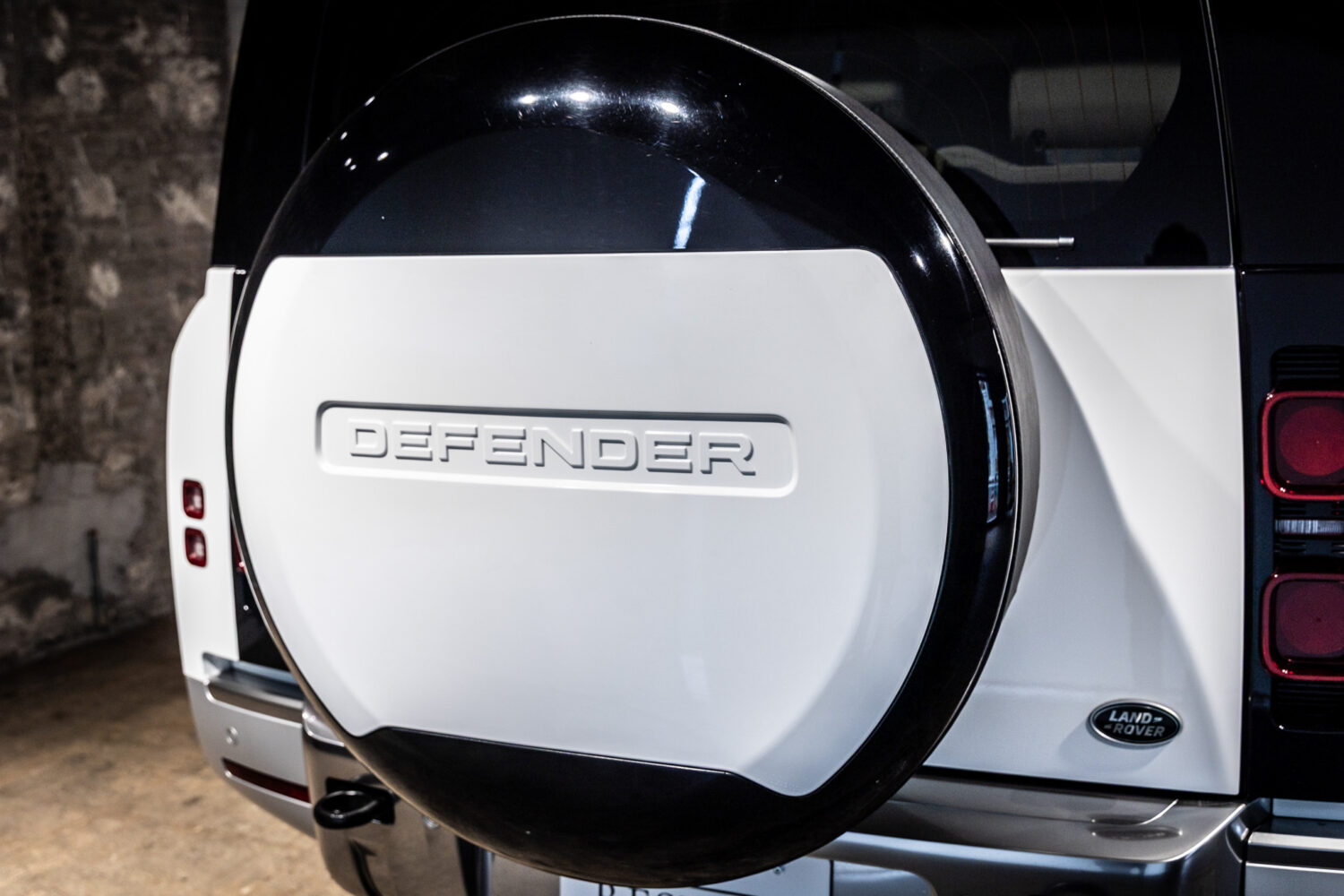 ディフェンダー130 ローンチエディション 3.0 D300 ディーゼル 4WD