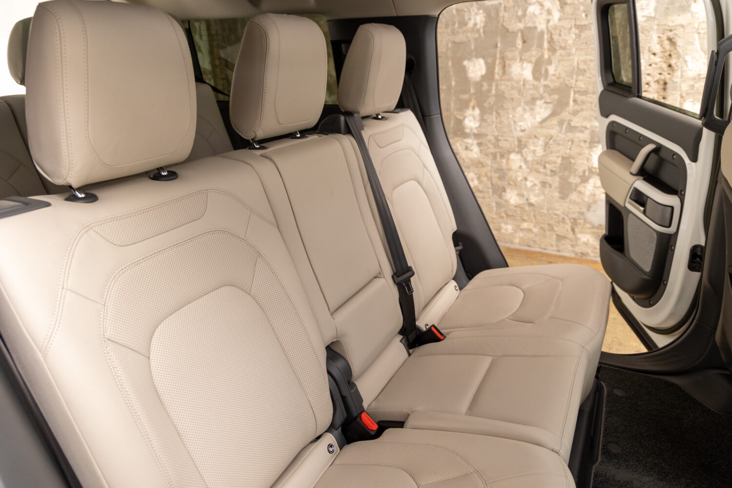 ディフェンダー130 ローンチエディション 3.0 D300 ディーゼル 4WD