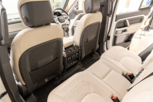 ディフェンダー130 ローンチエディション 3.0 D300 ディーゼル 4WD