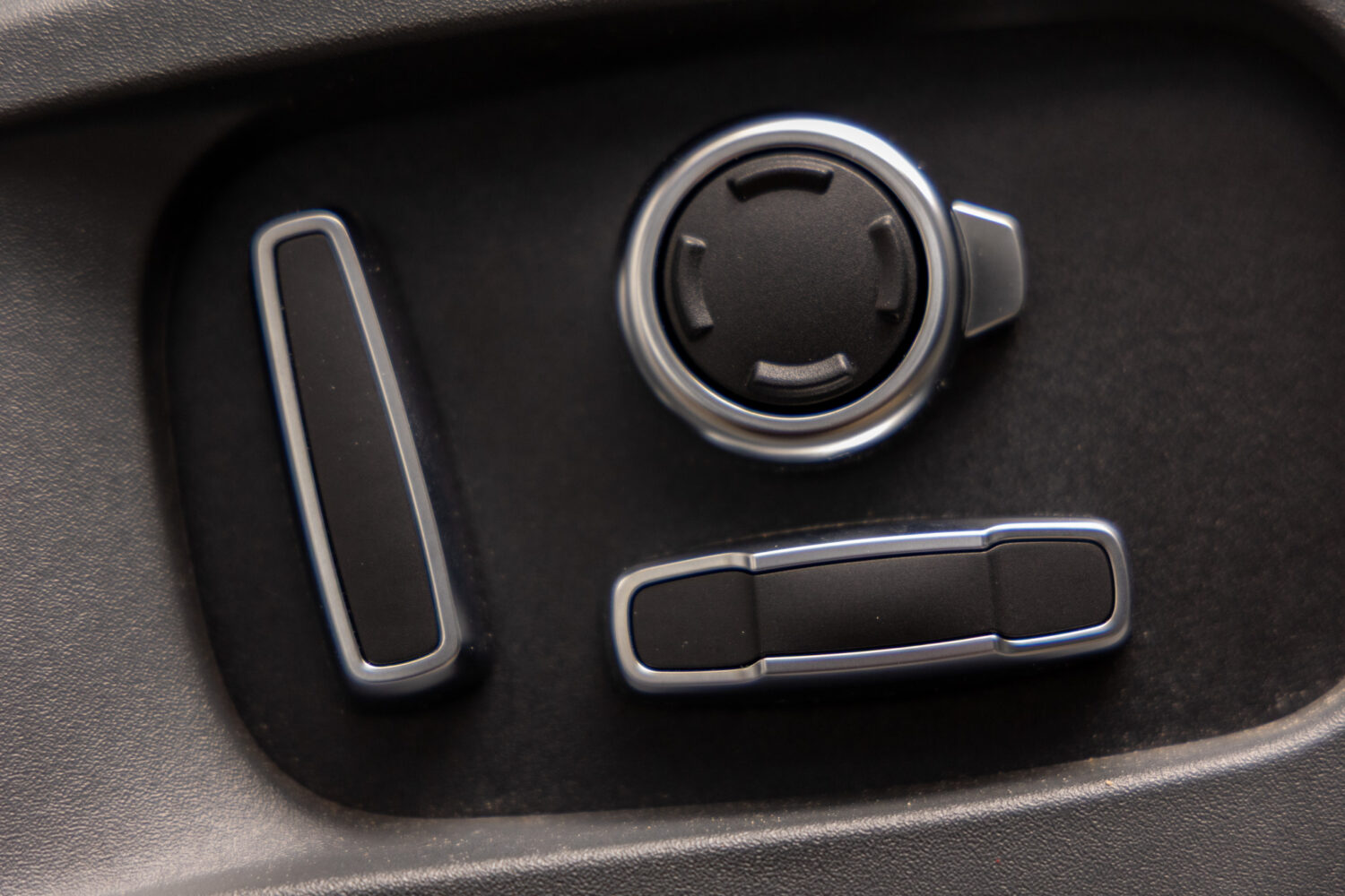 ディフェンダー130 ローンチエディション 3.0 D300 ディーゼル 4WD