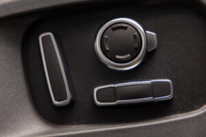 ディフェンダー130 ローンチエディション 3.0 D300 ディーゼル 4WD