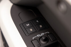 ディフェンダー130 ローンチエディション 3.0 D300 ディーゼル 4WD