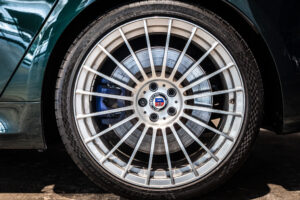 アルピナB7 ロングアルラット エグゼクティブラウンジ 4WD