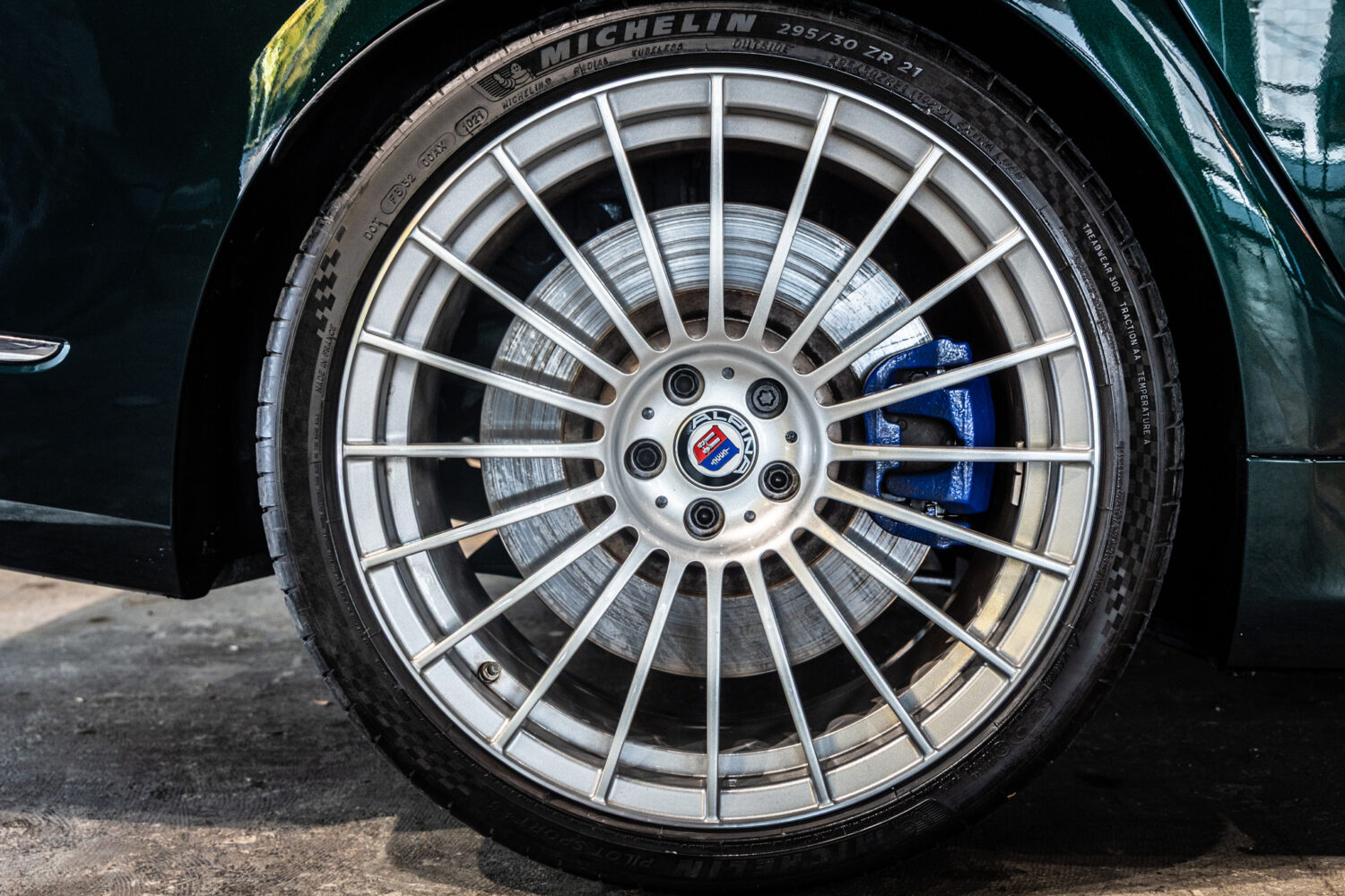 アルピナB7 ロングアルラット エグゼクティブラウンジ 4WD