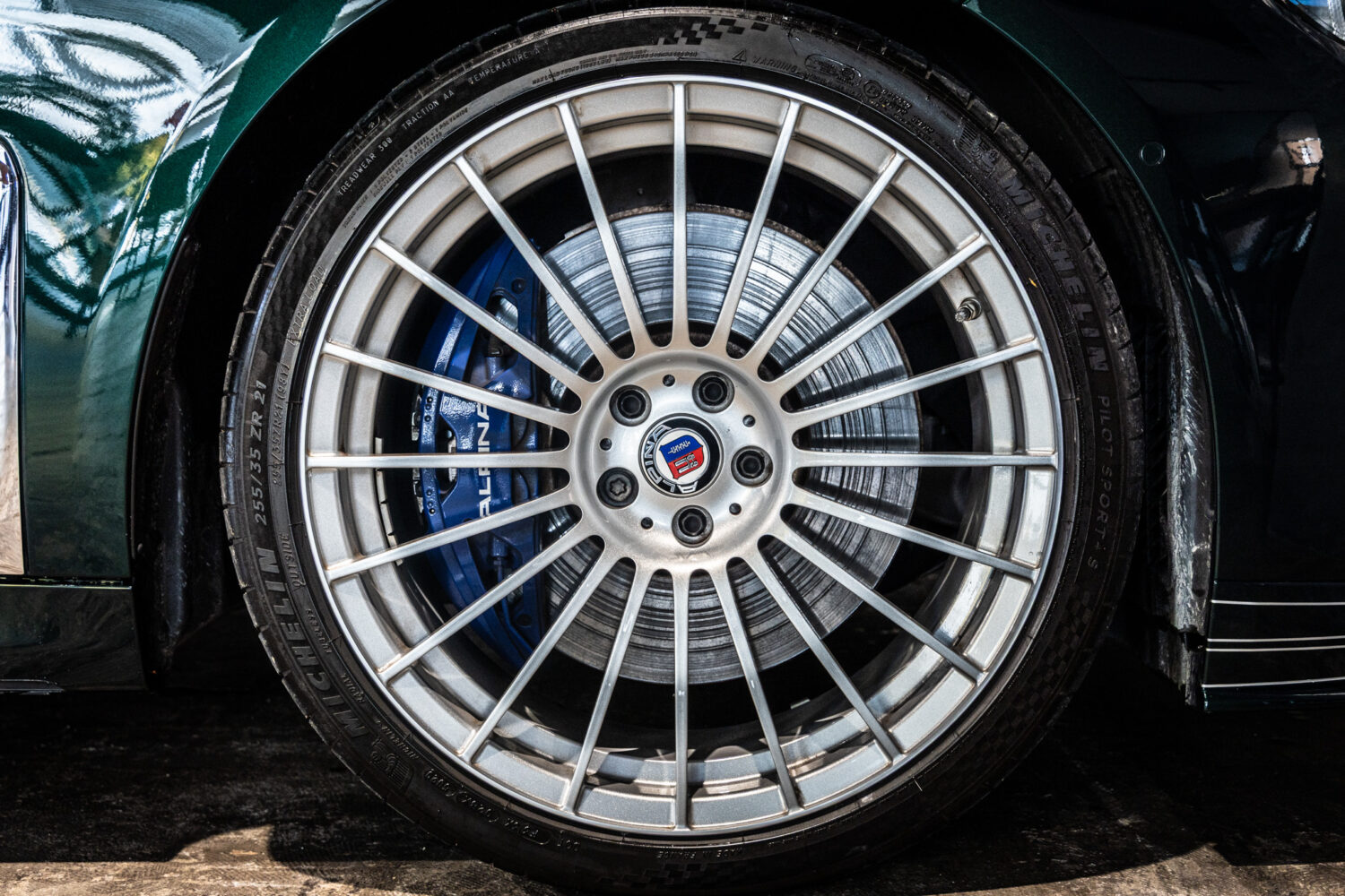 アルピナB7 ロングアルラット エグゼクティブラウンジ 4WD