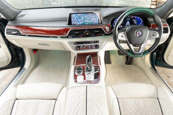 アルピナB7 ロングアルラット エグゼクティブラウンジ 4WD