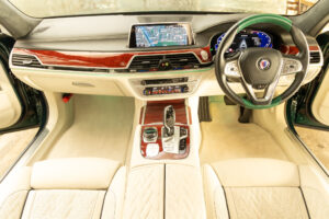 アルピナB7 ロングアルラット エグゼクティブラウンジ 4WD