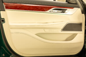 アルピナB7 ロングアルラット エグゼクティブラウンジ 4WD