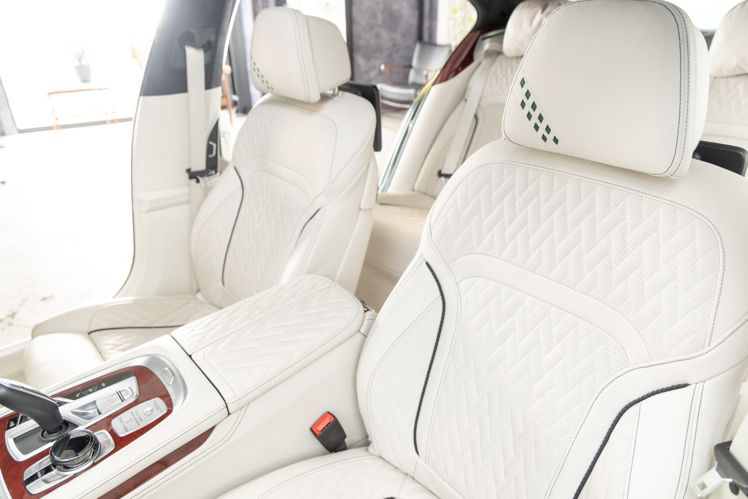 アルピナB7 ロングアルラット エグゼクティブラウンジ 4WD