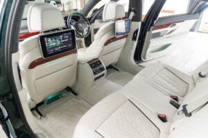 アルピナB7 ロングアルラット エグゼクティブラウンジ 4WD