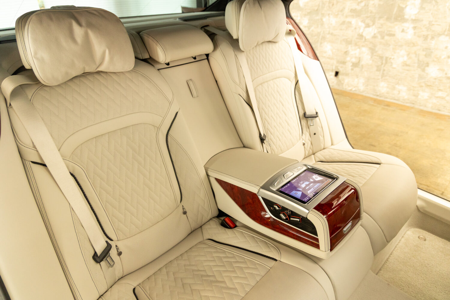 アルピナB7 ロングアルラット エグゼクティブラウンジ 4WD