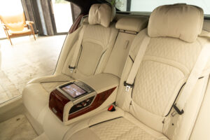 アルピナB7 ロングアルラット エグゼクティブラウンジ 4WD