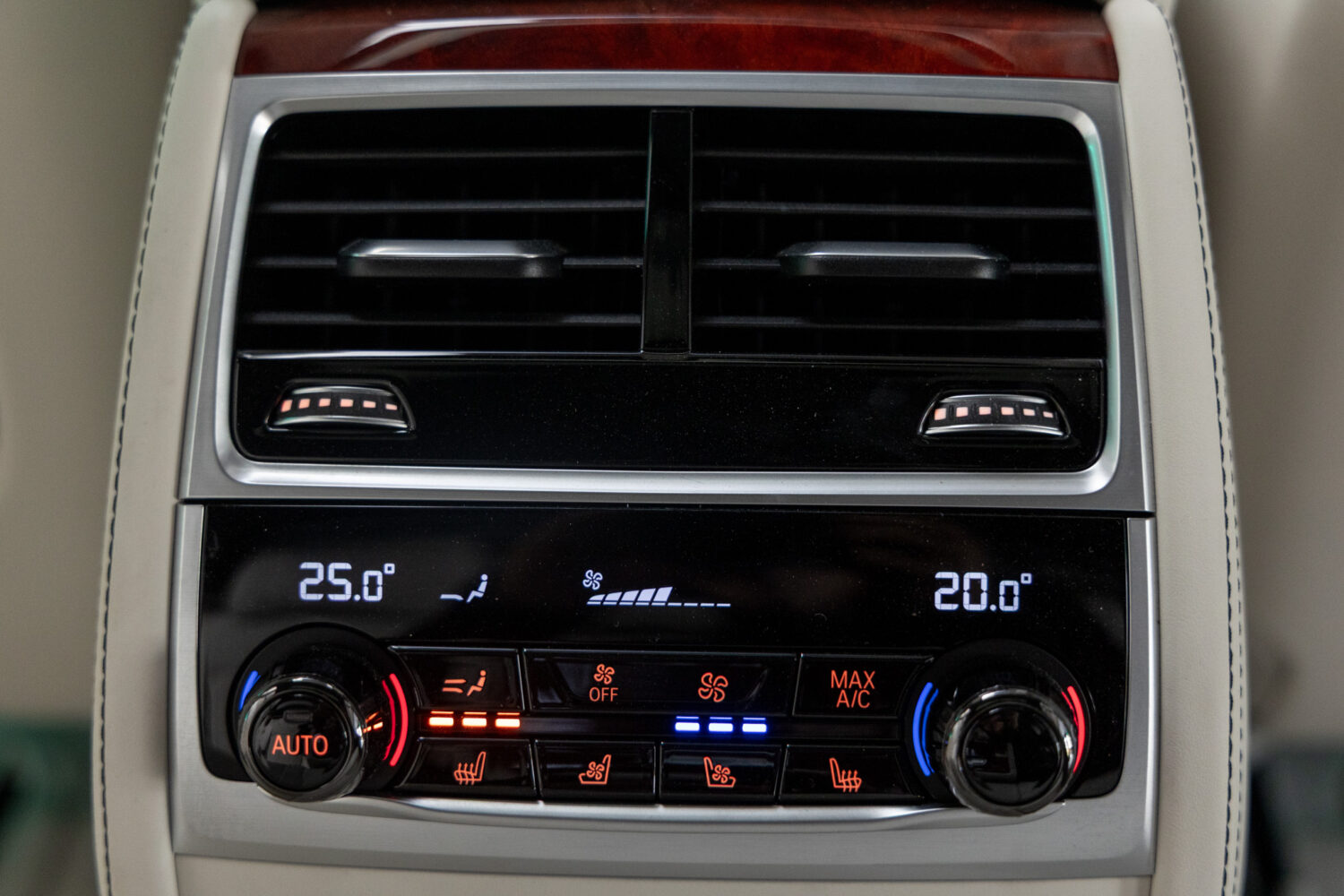 アルピナB7 ロングアルラット エグゼクティブラウンジ 4WD