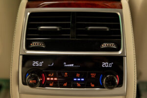 アルピナB7 ロングアルラット エグゼクティブラウンジ 4WD