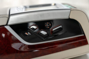 アルピナB7 ロングアルラット エグゼクティブラウンジ 4WD