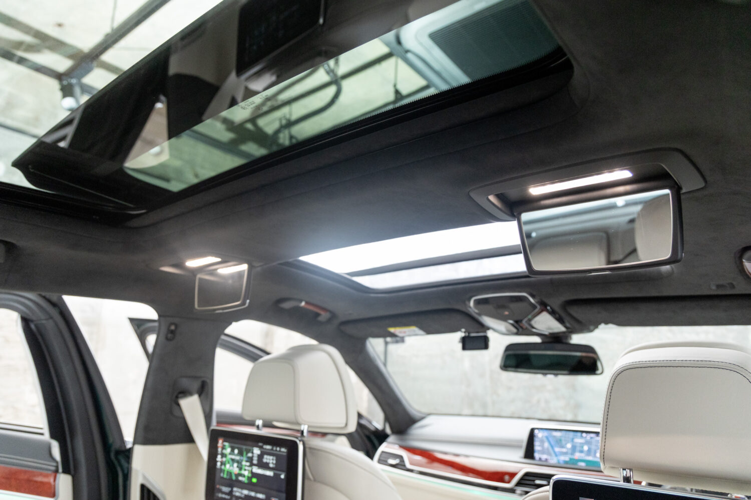 アルピナB7 ロングアルラット エグゼクティブラウンジ 4WD