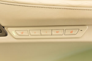 アルピナB7 ロングアルラット エグゼクティブラウンジ 4WD