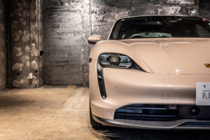 タイカン パフォーマンスBatteryプラス4+1シート