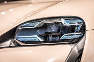 タイカン パフォーマンスBatteryプラス4+1シート