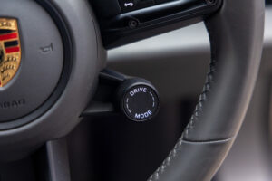 タイカン パフォーマンスBatteryプラス4+1シート