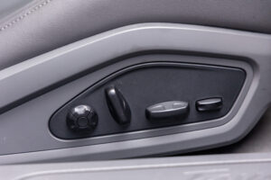 タイカン パフォーマンスBatteryプラス4+1シート