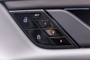 タイカン パフォーマンスBatteryプラス4+1シート