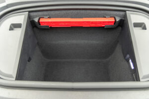 タイカン パフォーマンスBatteryプラス4+1シート