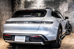 タイカンクロスツーリスモ 4 4+1シート 4WD