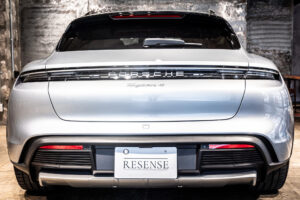 タイカンクロスツーリスモ 4 4+1シート 4WD