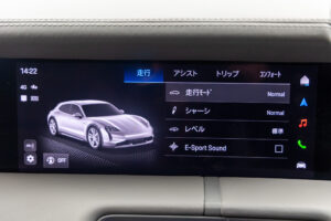 タイカンクロスツーリスモ 4 4+1シート 4WD