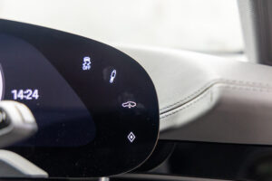 タイカンクロスツーリスモ 4 4+1シート 4WD