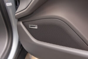 タイカンクロスツーリスモ 4 4+1シート 4WD