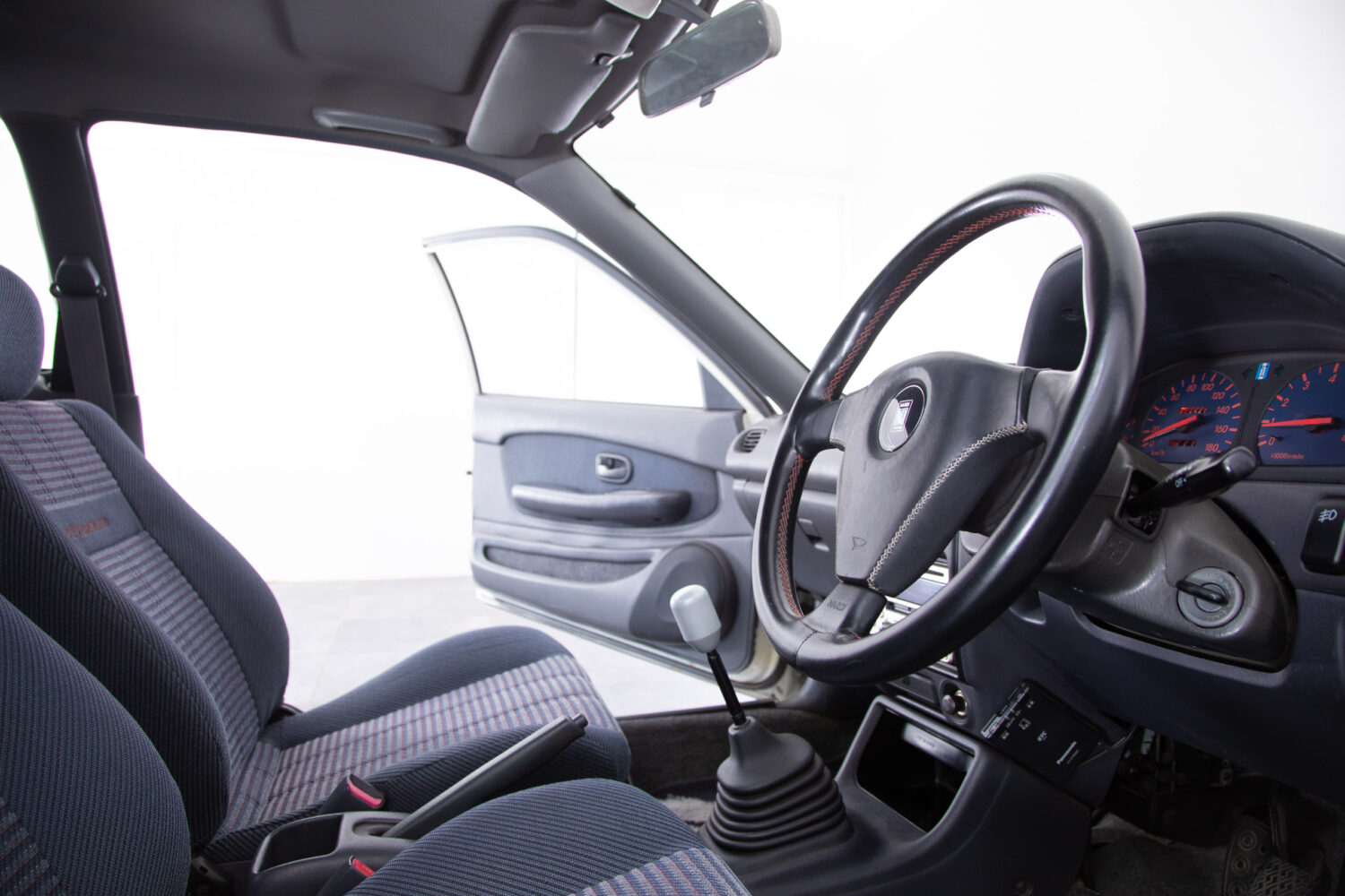 シャレード 1.6デ・トマソ ビアンカ