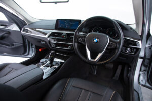 5シリーズ 523d ラグジュアリー ディーゼルターボ