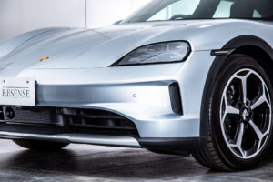 タイカンクロスツーリスモ 4 4+1シート 4WD