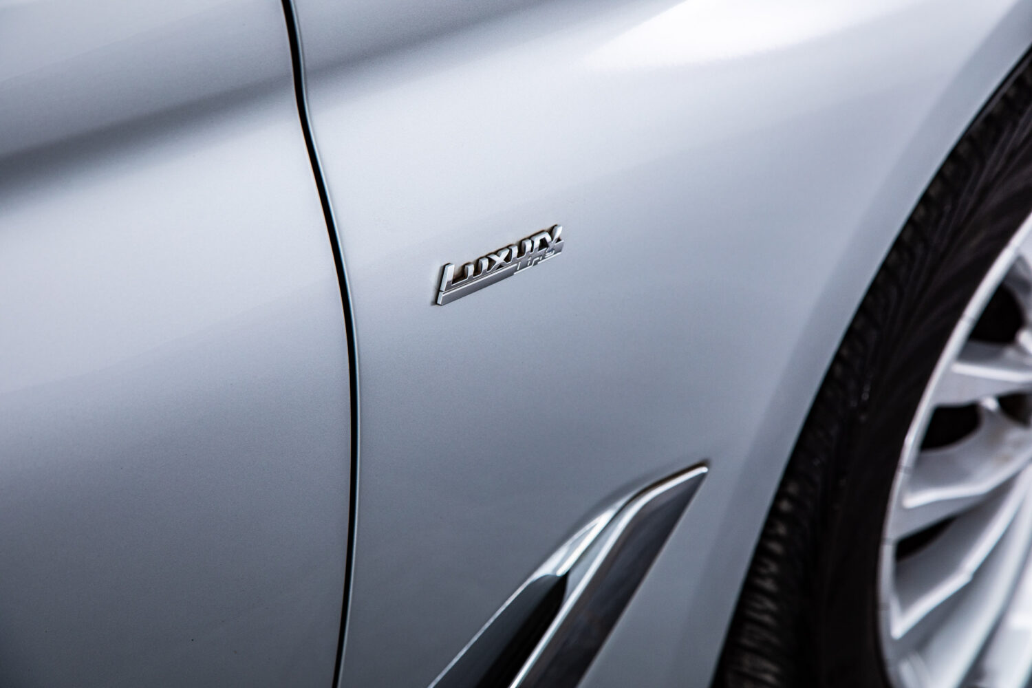 5シリーズ 523d ラグジュアリー ディーゼルターボ