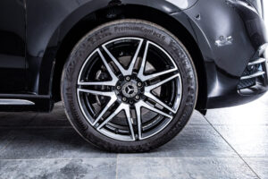 ベンツ Vクラス V220 d アバンギャルド ロング AMGラインパッケージ ディーゼルターボ