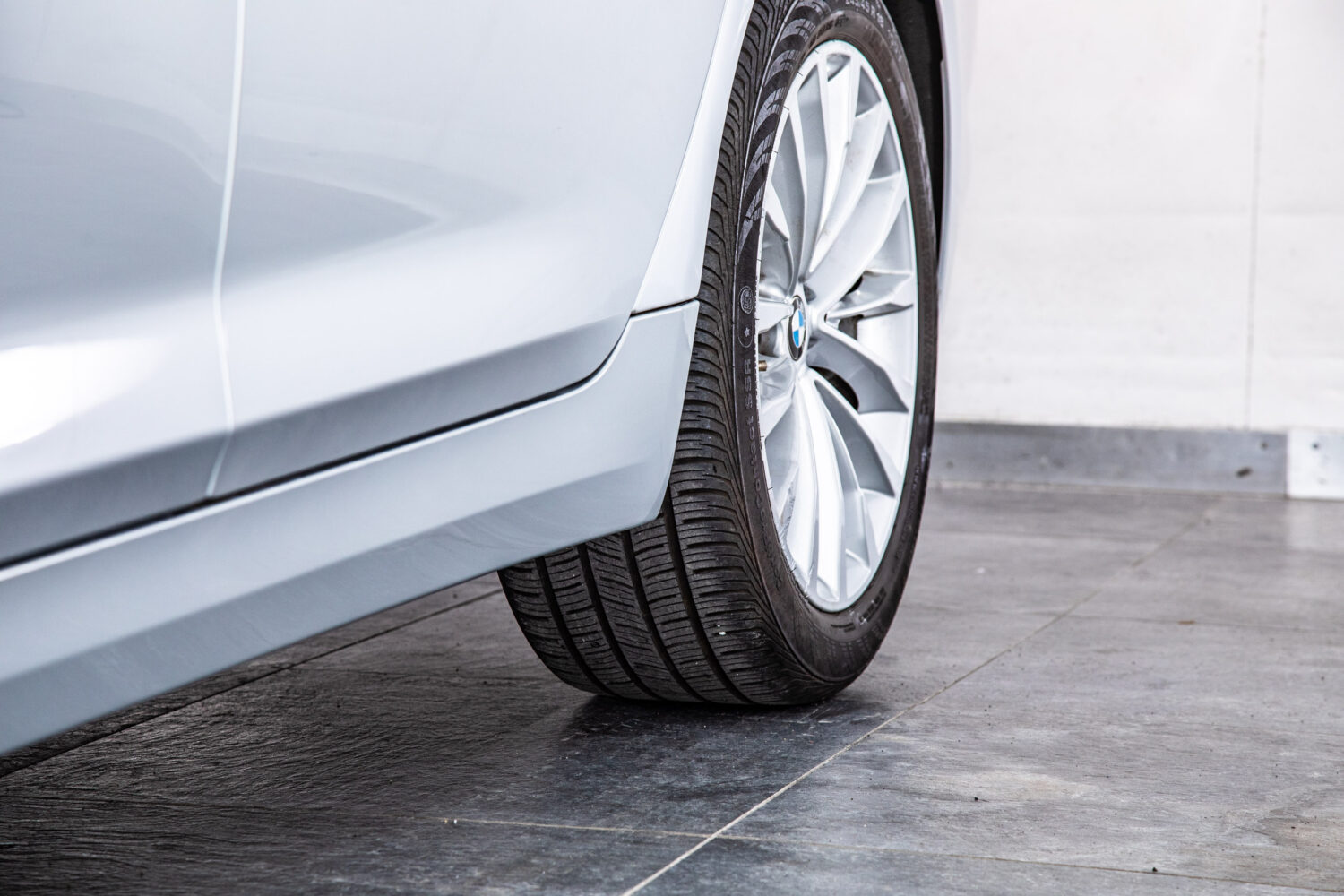 5シリーズ 523d ラグジュアリー ディーゼルターボ