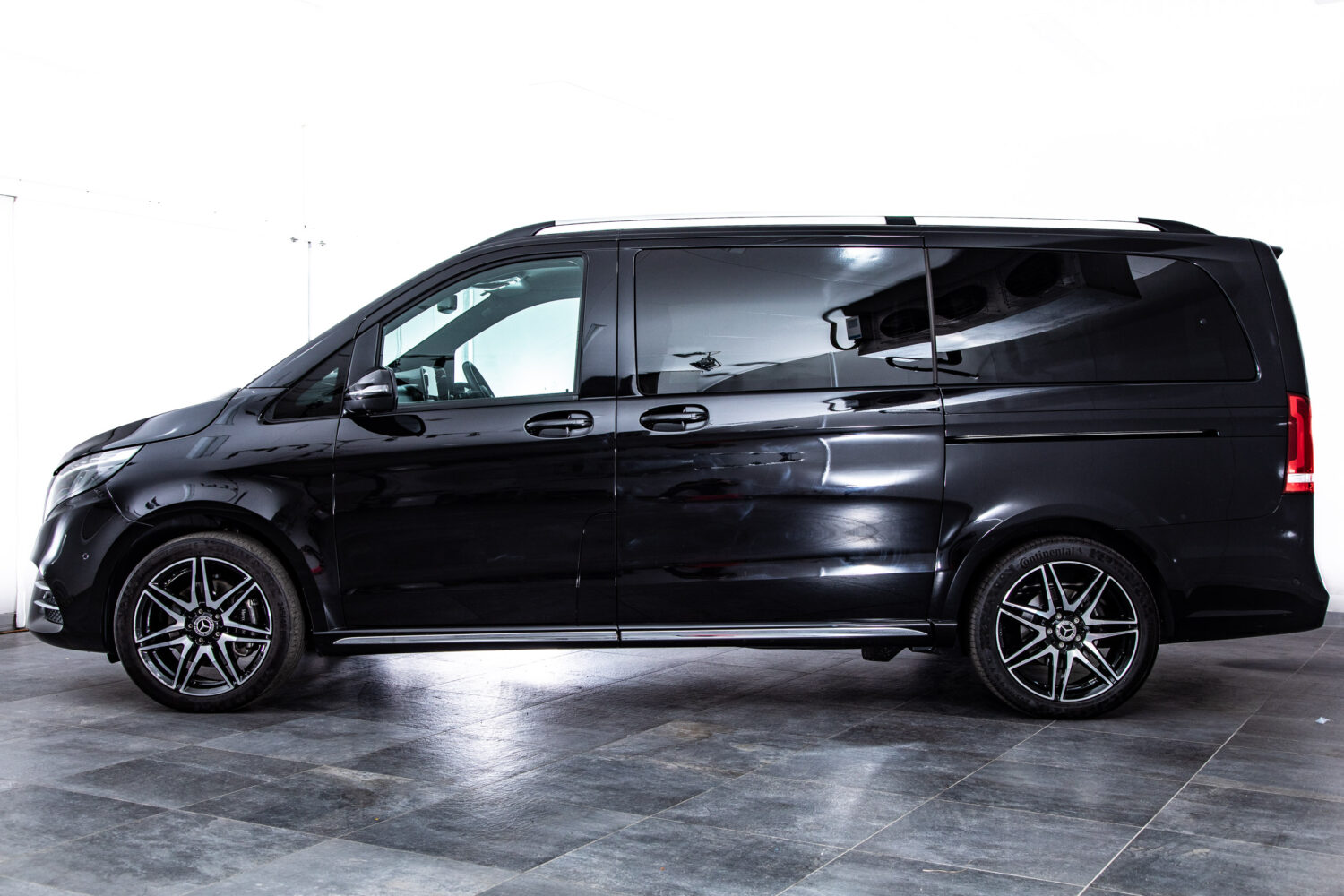 ベンツ Vクラス V220 d アバンギャルド ロング AMGラインパッケージ ディーゼルターボ