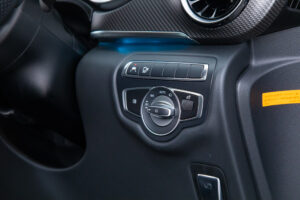 ベンツ Vクラス V220 d アバンギャルド ロング AMGラインパッケージ ディーゼルターボ