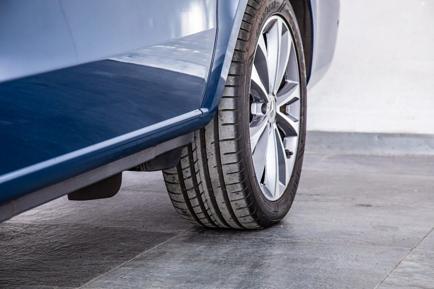 Vクラス V220 d アバンギャルド ロング ディーゼルターボ