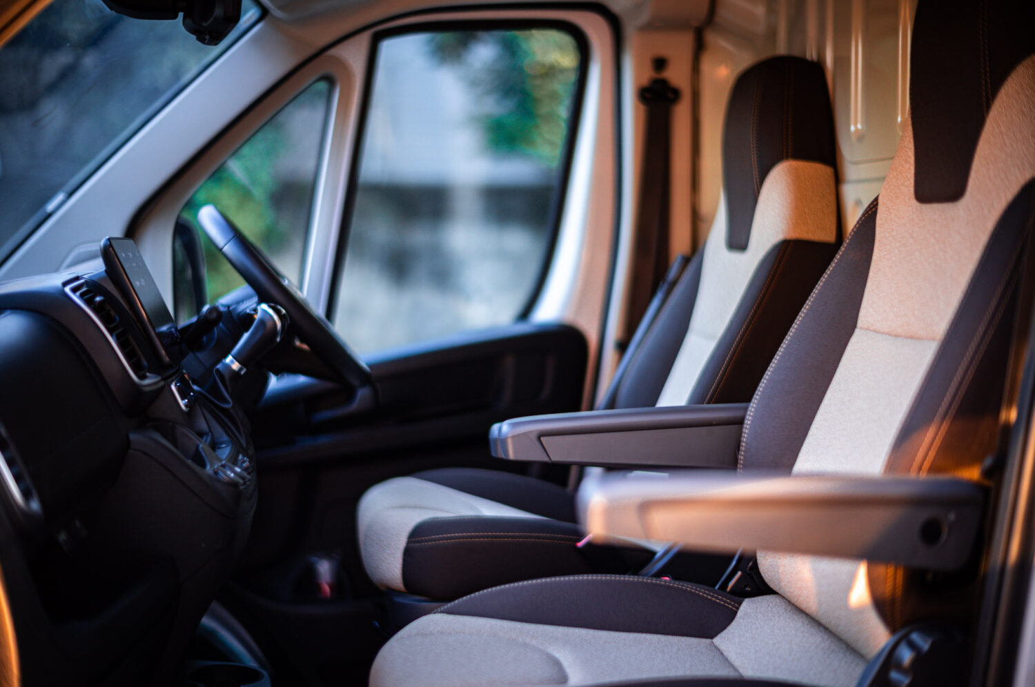 フィアット・デュカトL3H3(FF/9AT)自由に積んで、自由に走って