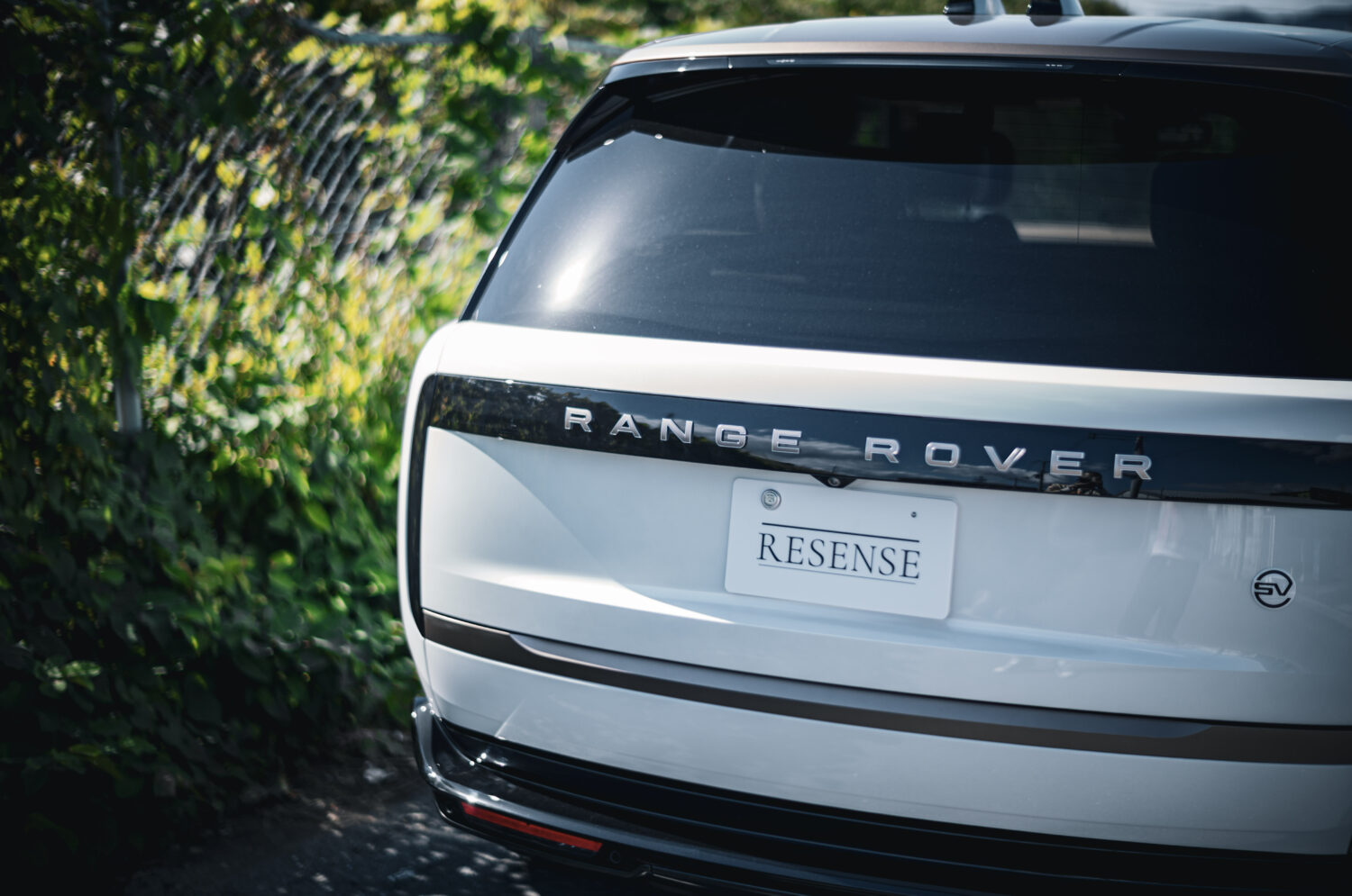 レンジローバーSV P530(4WD/8AT)カリナンの向こう側