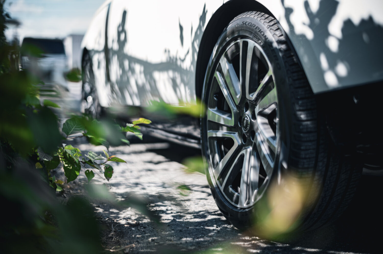 レンジローバーSV P530(4WD/8AT)カリナンの向こう側