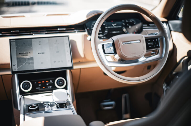 レンジローバーSV P530（2025）カリナンの向こう側