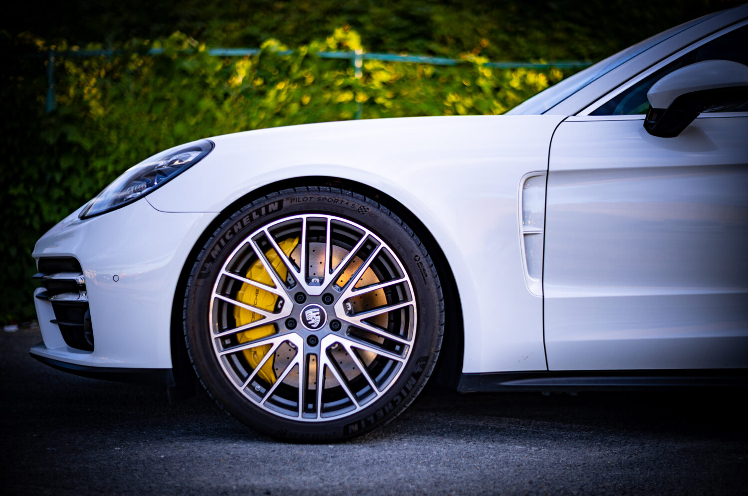 ポルシェ・パナメーラターボS(4WD/8AT)すべてが最高