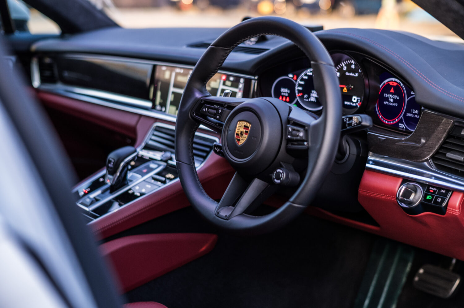 ポルシェ・パナメーラターボS(4WD/8AT)すべてが最高