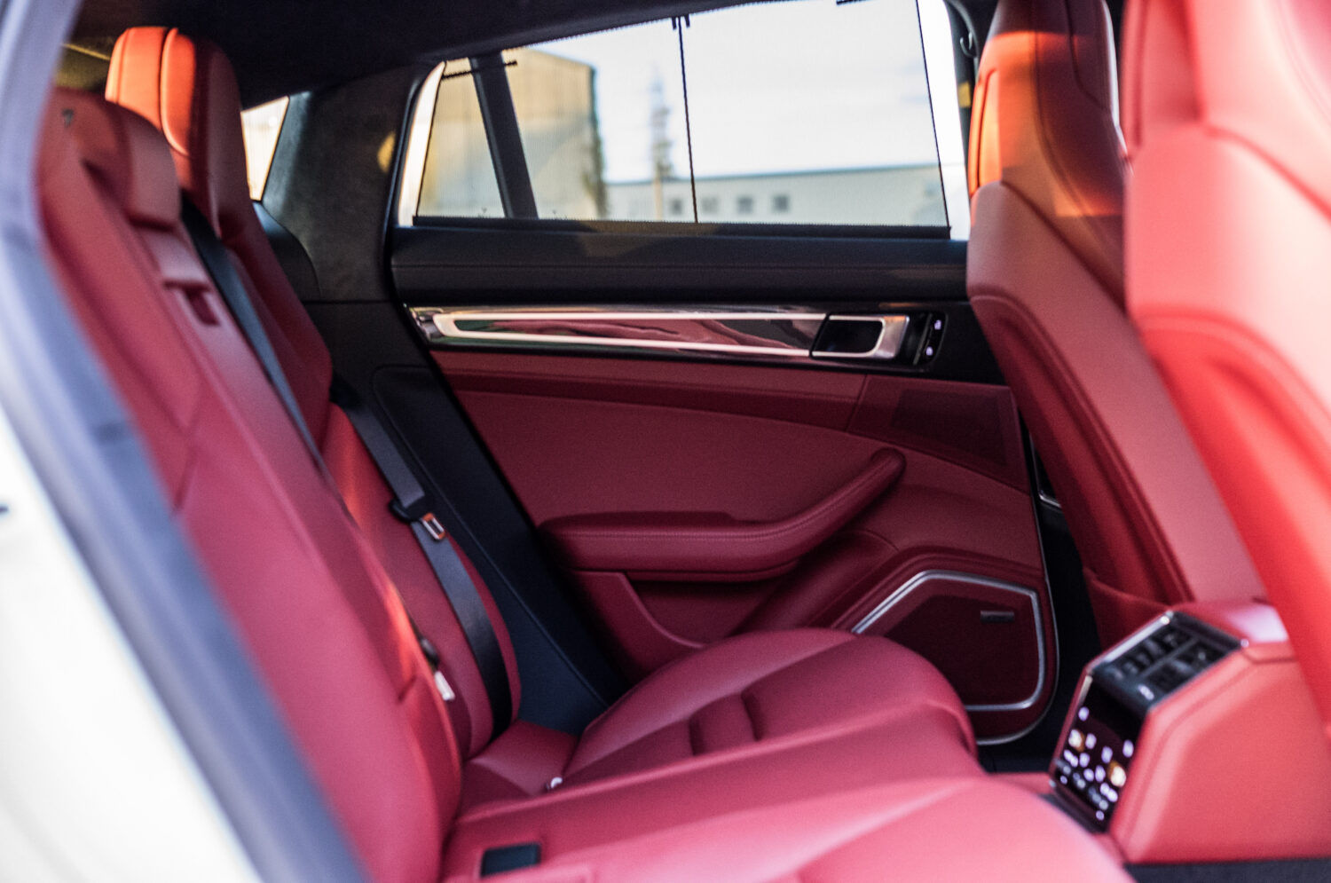 ポルシェ・パナメーラターボS(4WD/8AT)すべてが最高